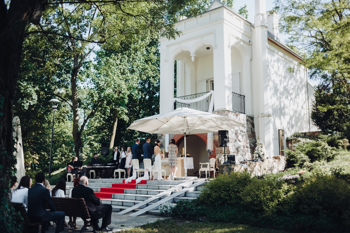 Pałac Romantyczny w Turznie, kapliczka, ślub pod gołym niebem, organizacja wesela, ślub cywilny, sala weselna, zdjęcia, opinie, noclegi, Fotograf ślubny Toruń, fotograf wesele, zdjęcia ślubne
