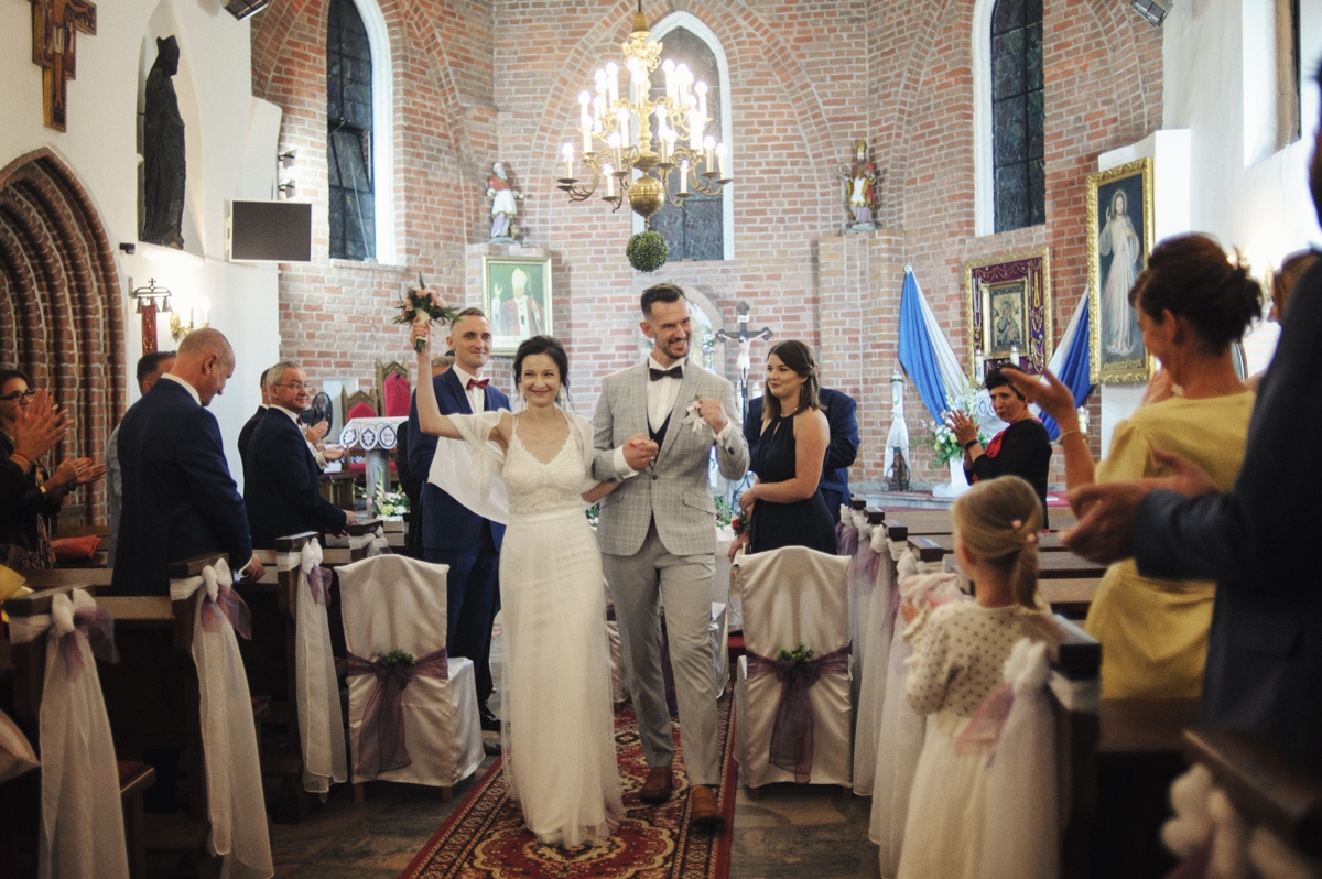 podwyższenia krzyża św kościół w Kaszczorku Fotograf ślubny Toruń, fotograf wesele, zdjęcia ślubne